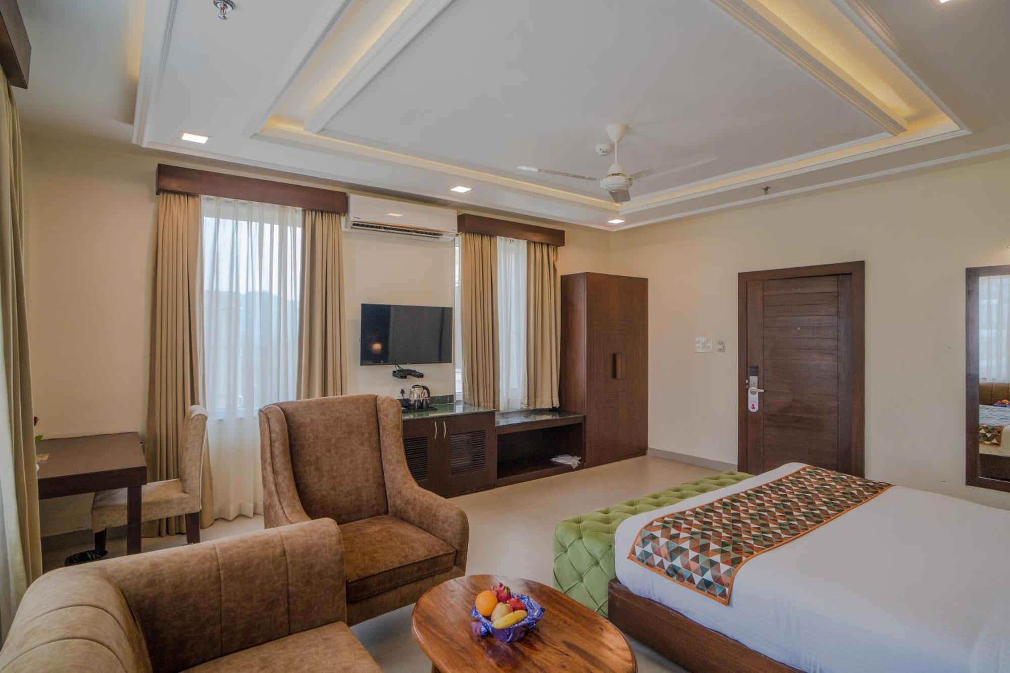 The Courtyard - Beyond Bar & Club Hotel อุเดเปอร์ ภายนอก รูปภาพ